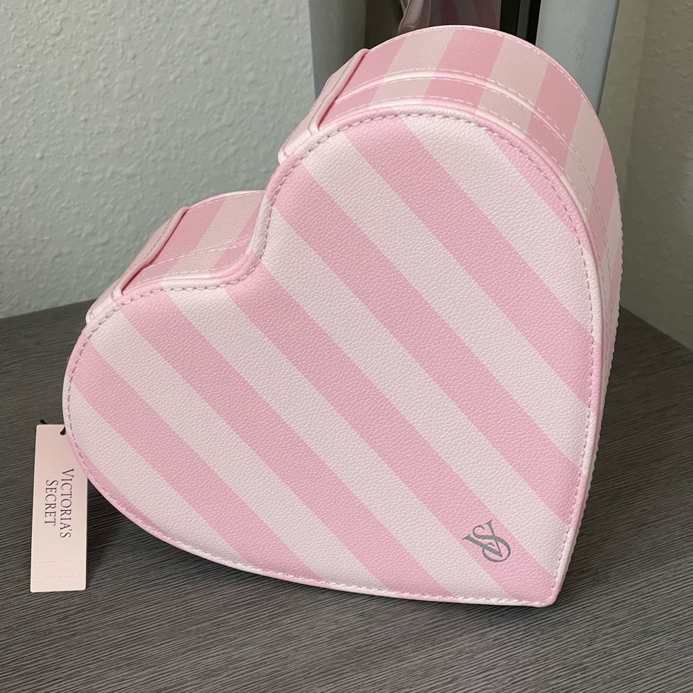 New Victoria’s Secret iconic stripe large tote and Heart Jewelry Box bundle - Picture 3 of 10